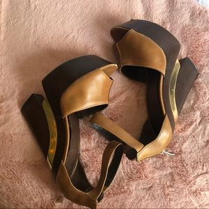 Vince Camuto Wedges⭐️